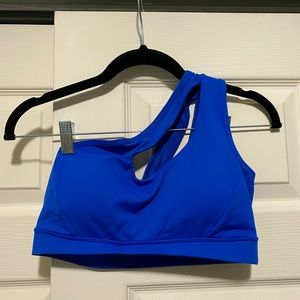 One shoulder cut out sports bra